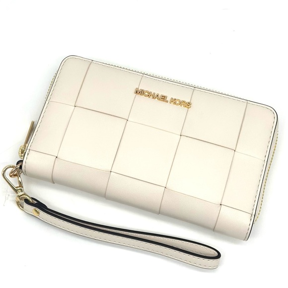 Michael Kors Handbags - Michael Kors JST LG Flat MF Phone Case Wallet Light Cream